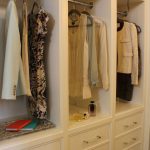 How to organize your closet