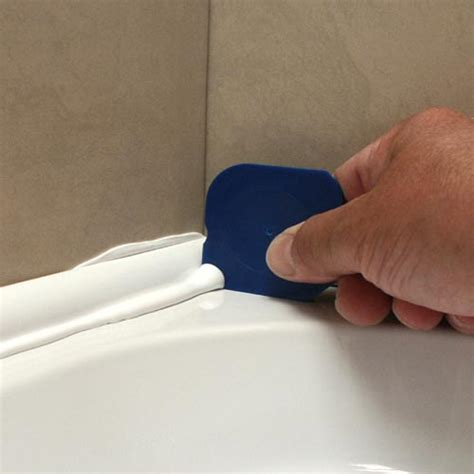 How to apply bathroom sealant correctly