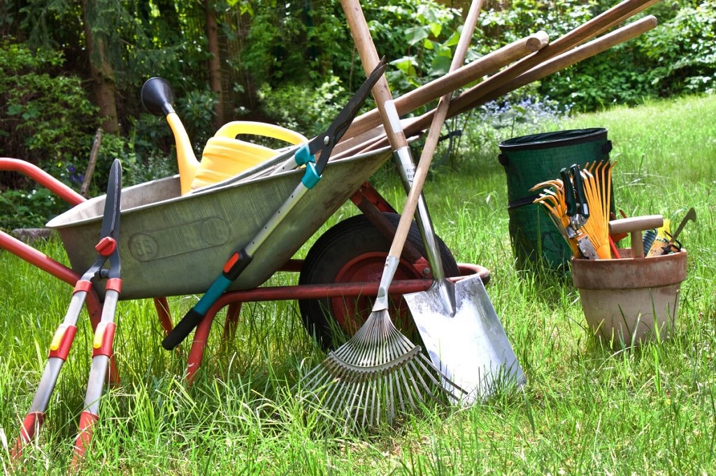 How to Care for Garden Tools: Essential Maintenance Tips
