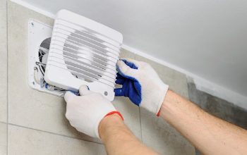 Does a bathroom exhaust fan remove moisture